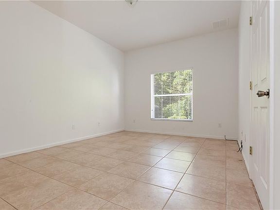 4th image of 10470 Park Commons Dr