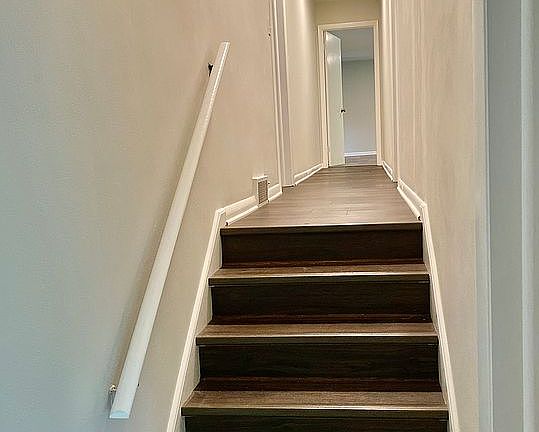 Hallway to bedrooms 