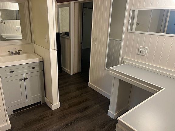 3rd image of 5015 17th Ave NE #5015C