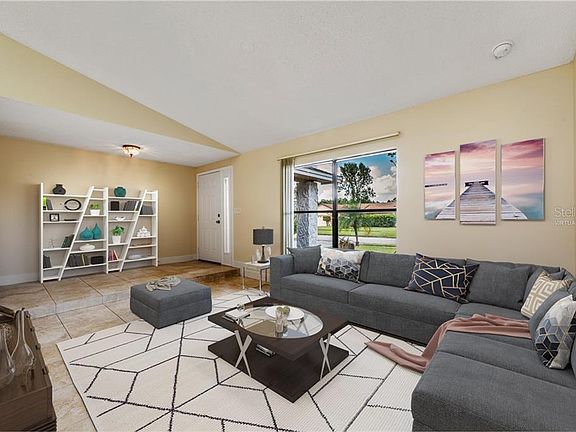 4th image of 20416 Majestic St