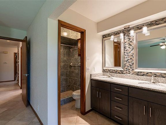4th image of 2721 Summerfield Dr