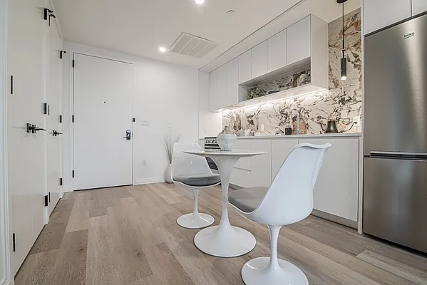 Rented by EXR | media 2