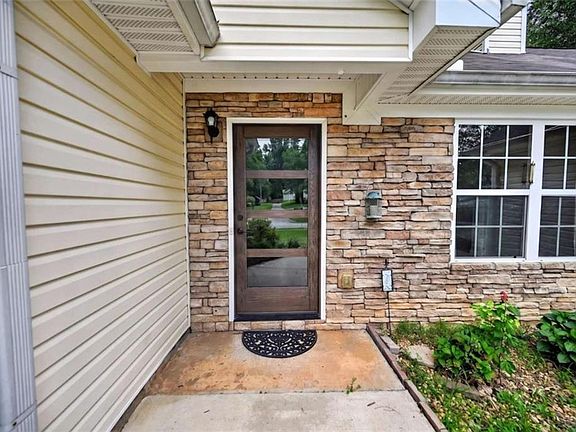 2nd image of 118 Muirwood Dr