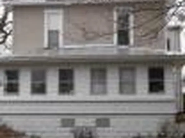 406 E North St, Winchester, IN 47394