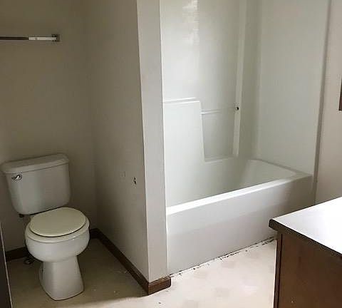 5th image of 1441 W Delaware Ave