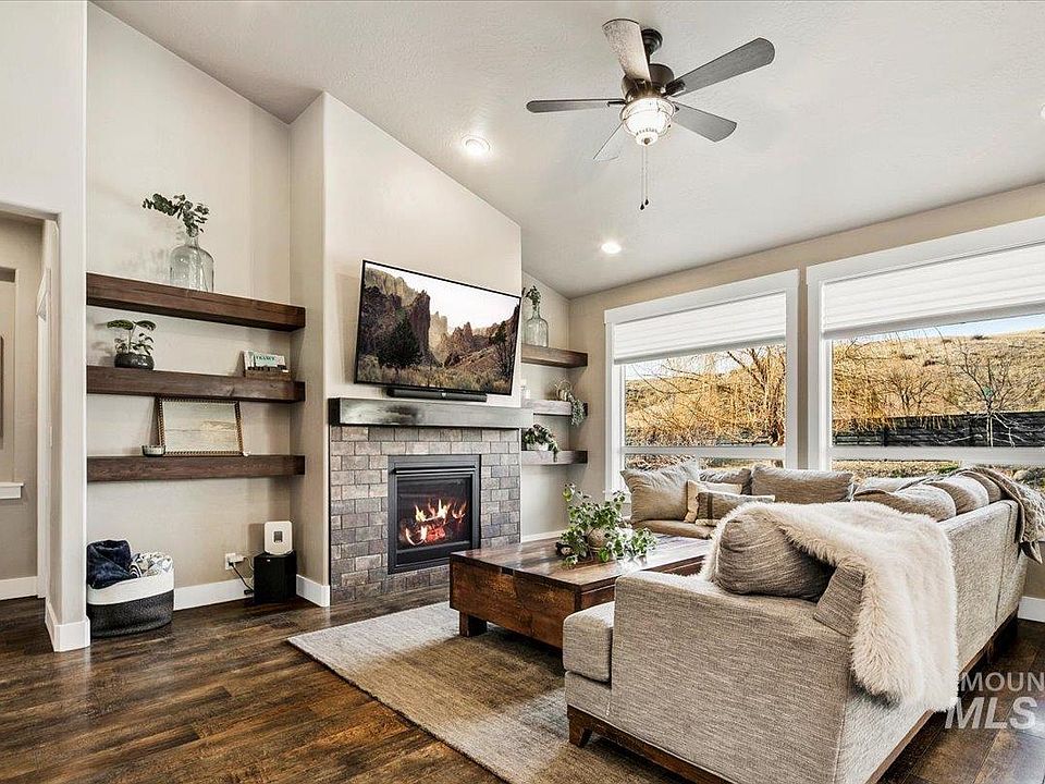 1st image of 20557 N Glenisla Ave