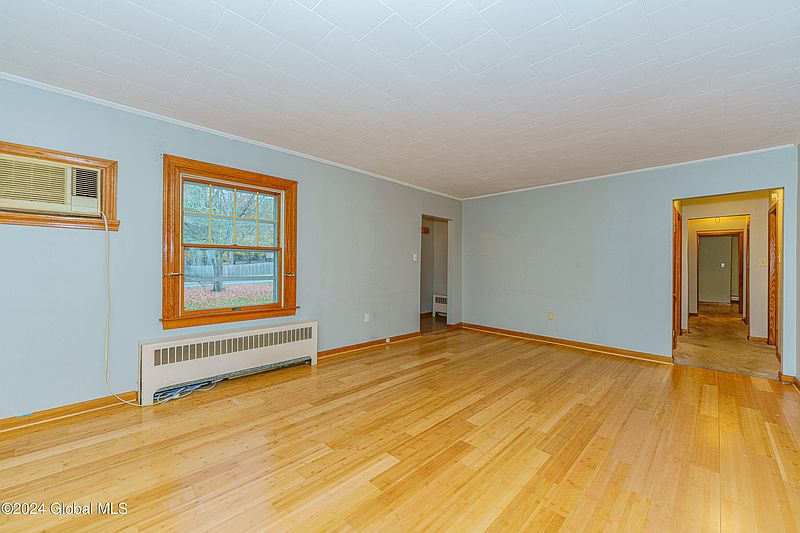 5th image of 1045 Luther Road