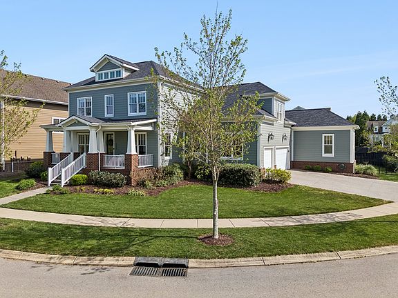 2nd image of 555 Avon River Rd