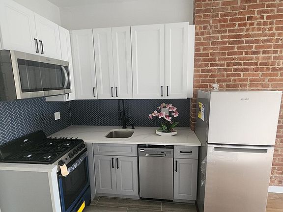 4th image of 40 W 96th St APT 4B