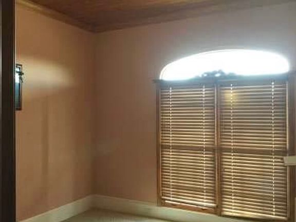 5th image of 132 Paradise Dr