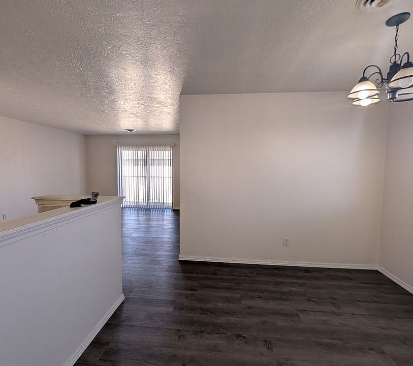 1st image of 319 Lenore St APT 4