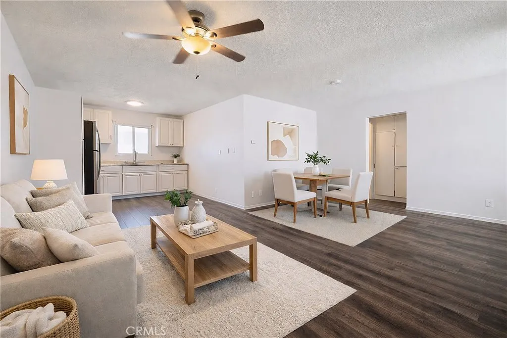 2 bed, 900 sqft, $1,995 — Photo 4