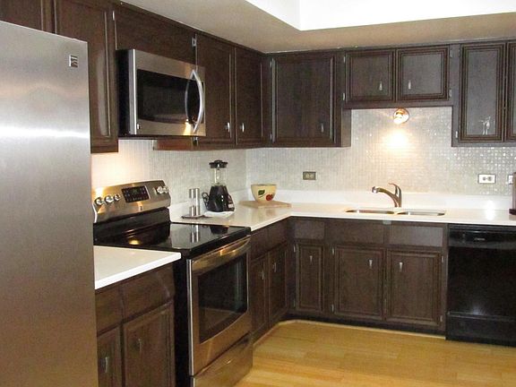 3rd image of 4030 W 97th St APT 204