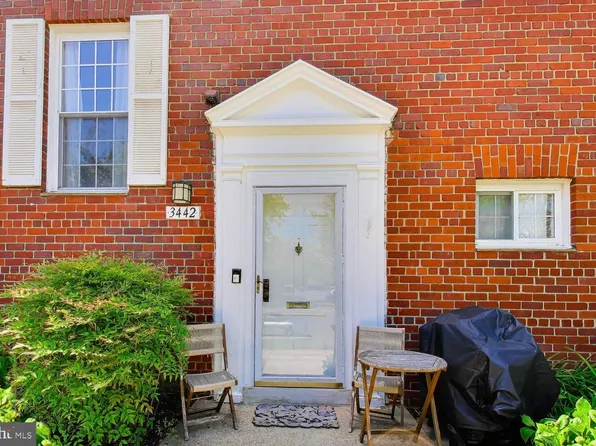 3442 Martha Custis Dr, Alexandria, VA 22302