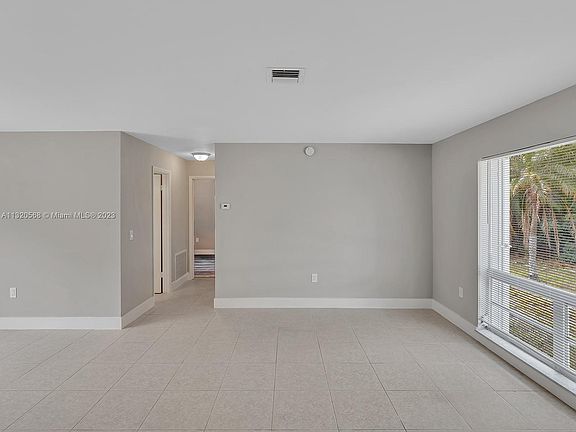 5th image of 4623 Barrett St