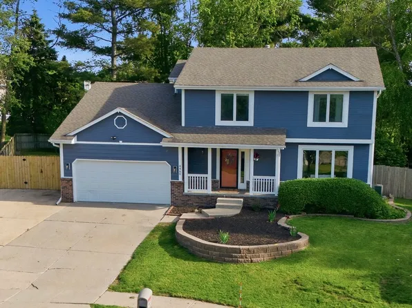 4460 90th St, Urbandale, IA 50322