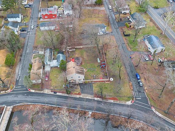 3rd image of 111 Doty Rd