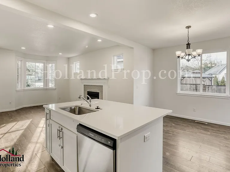 2327 Turnbull Ct — Photo 9