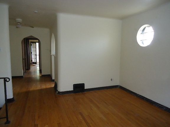 4th image of 3630 Winnebago St