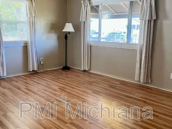 519 Grand Blvd, Mishawaka, IN 46544