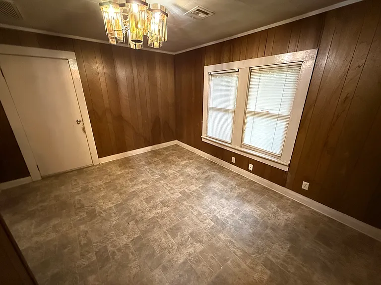 208 Harris St — Photo 11