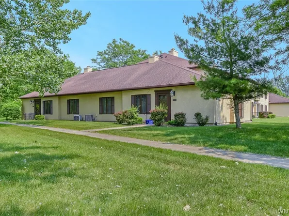 5231 Paddock Ln, Lewiston, NY 14092