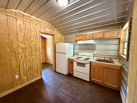 2nd image of 371 County Road 5516 Cabin 3