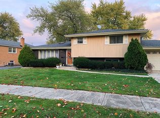 8241 Mason Ave, Burbank, IL 60459