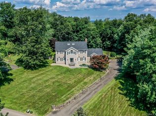 15 Old Castle Dr, Newtown, CT 06470