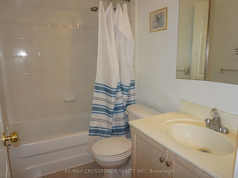 12 Saint Moritz Way #13 — Photo 11