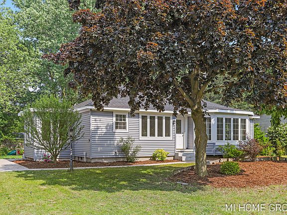 2nd image of 2494 Ashbourne Dr