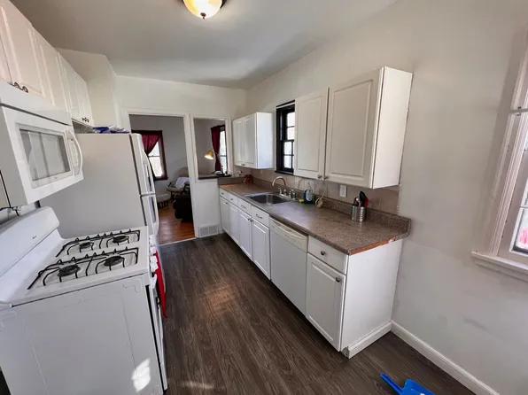 1160 Farrington St, Saint Paul, MN 55117