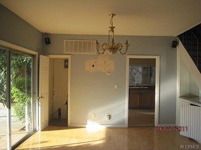 5th image of 831 E Verdugo Ave