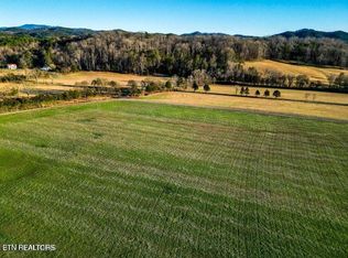 127 Tree Top Ln, Tellico Plains, TN 37385