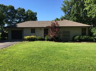 631 NW Sanford Ln, Topeka, KS 66617