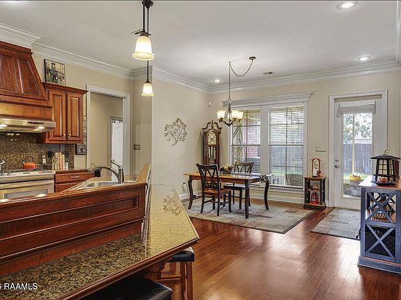3rd image of 311 Brookhaven Dr