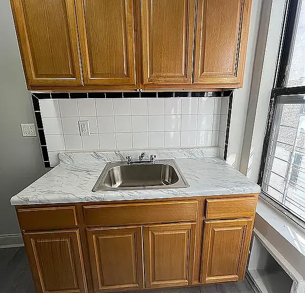 1401 Ocean Ave #4B — Photo 3