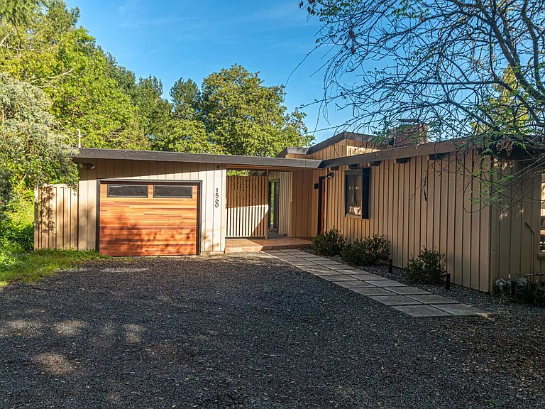 1560 Ronne Dr — Photo 30