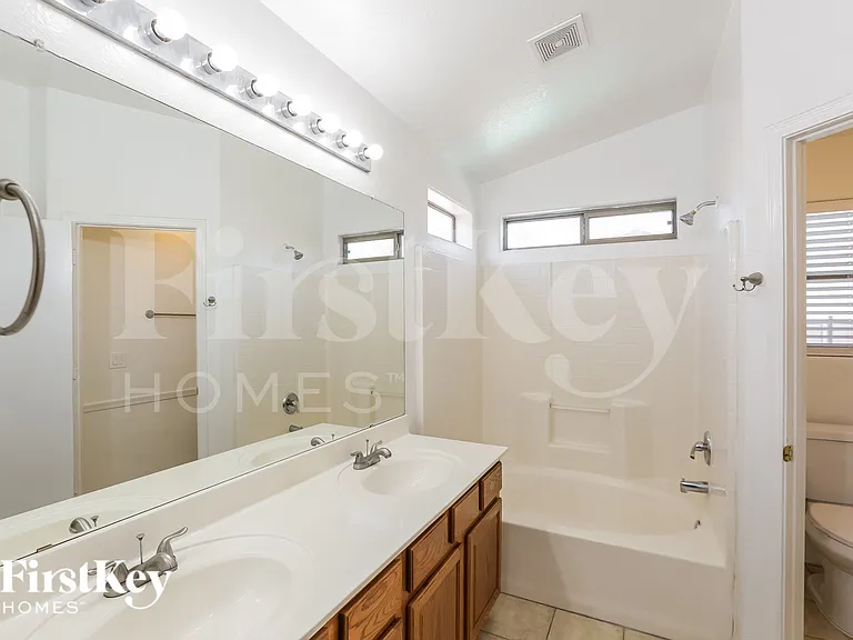 14944 N 133rd Dr — Photo 10