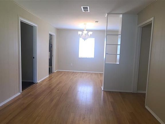 4th image of 1110 Natchez Dr