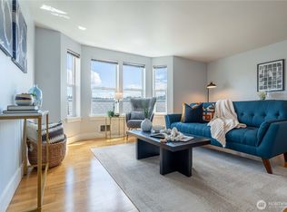 209 N 39th St APT 304, Seattle, WA 98103