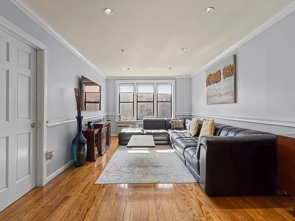 58-03 Calloway St APT 4EE, Corona, NY 11368