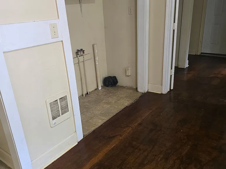 211 S Appletree St #3 — Photo 6