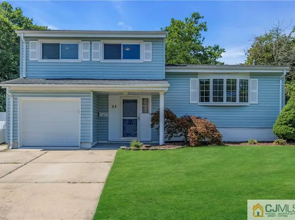 53 Frederick Pl, Old Bridge, NJ 08857
