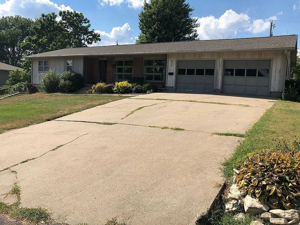 1st image of 122 Hillside Dr