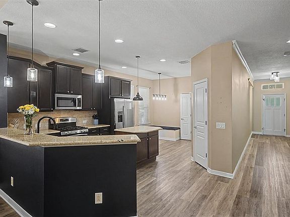 5th image of 3534 Diaz St