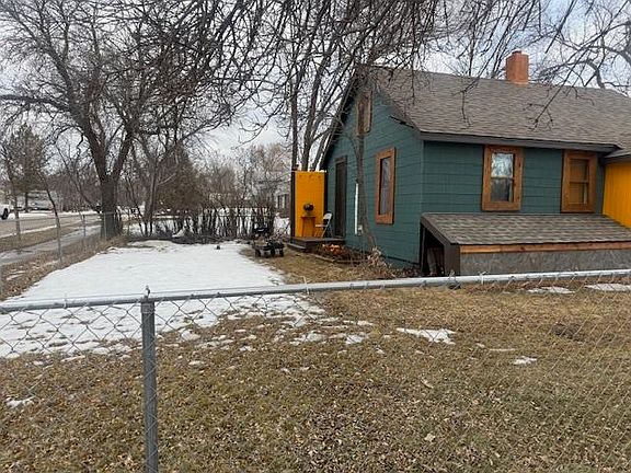 3rd image of 114 1st Ave NW