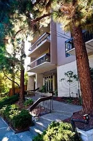 625 El Dorado Ave APT 302 photo 1