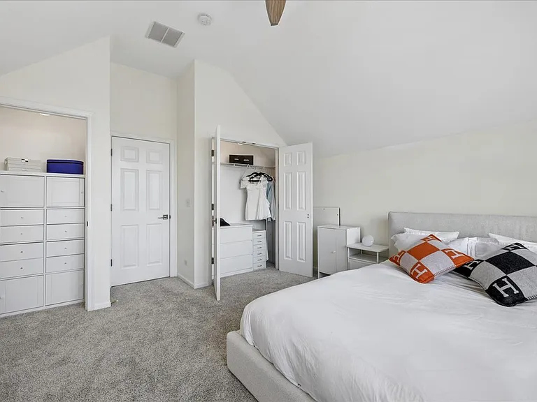 1863 Admiral Ct #1863 — Photo 26