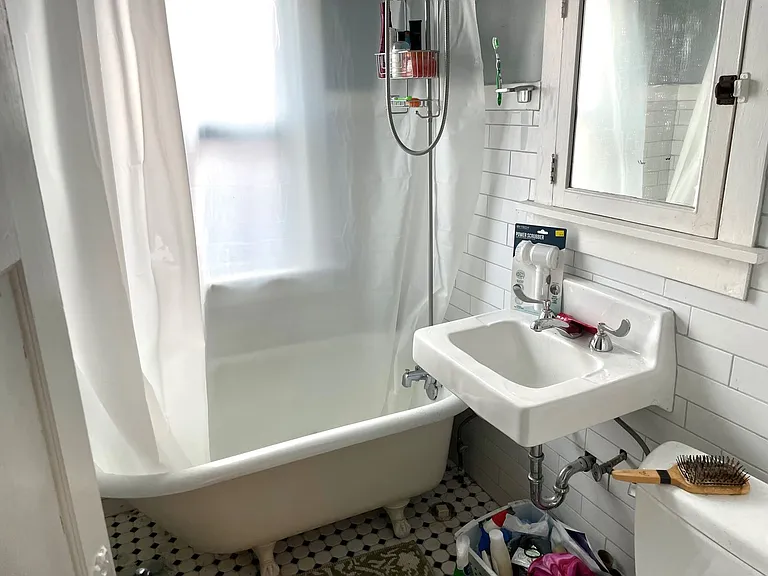 116-118 Proudfit St — Photo 9